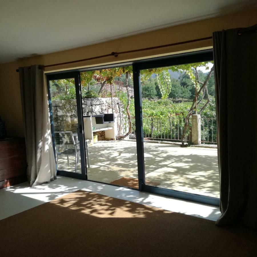 Casa Na Quinta De Valinhas Leilighet Vitorino dos Piães Eksteriør bilde