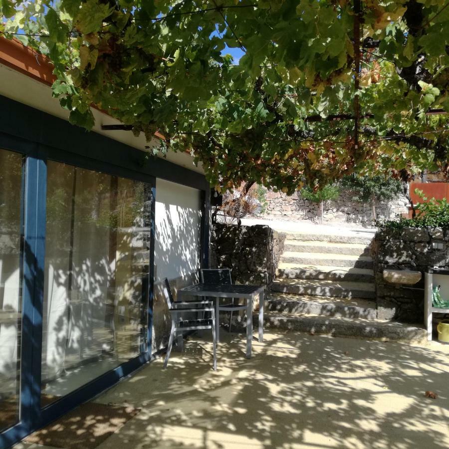Casa Na Quinta De Valinhas Leilighet Vitorino dos Piães Eksteriør bilde