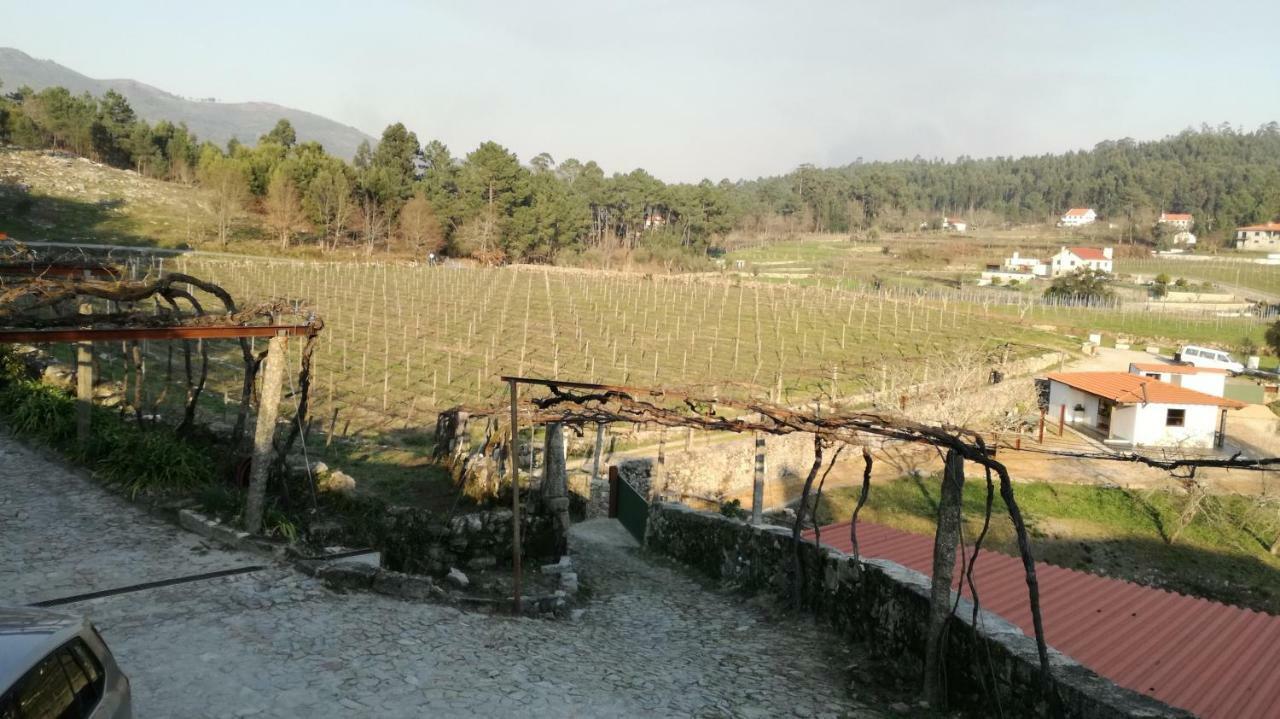 Casa Na Quinta De Valinhas Leilighet Vitorino dos Piães Eksteriør bilde